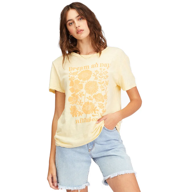 Cropped T-ShirtsDream All Day Boyfriend T-Shirt