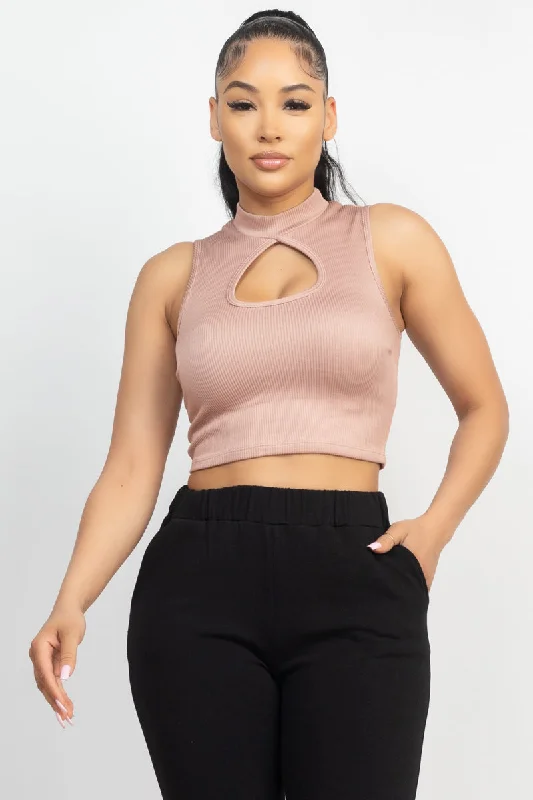 Mock Keyhole-front Crop TopCroptoplook